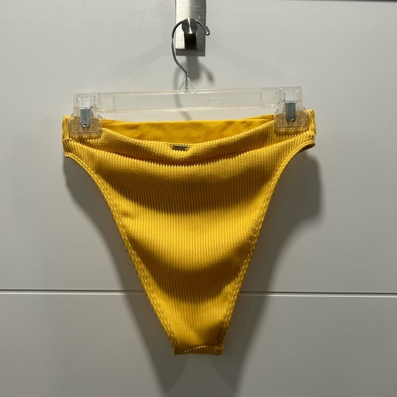 Hollister high-waist high-leg cheeky bikini bottoms - Picture 2 of 4